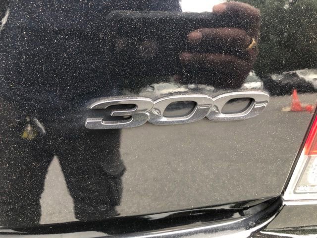 Used 2021 Chrysler 300 Touring w/ Sport Appearance Package RWD image 21