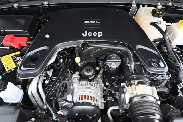 Used 2021 Jeep Gladiator Rubicon w/ Cold Weather Group AWD/4WD image 17