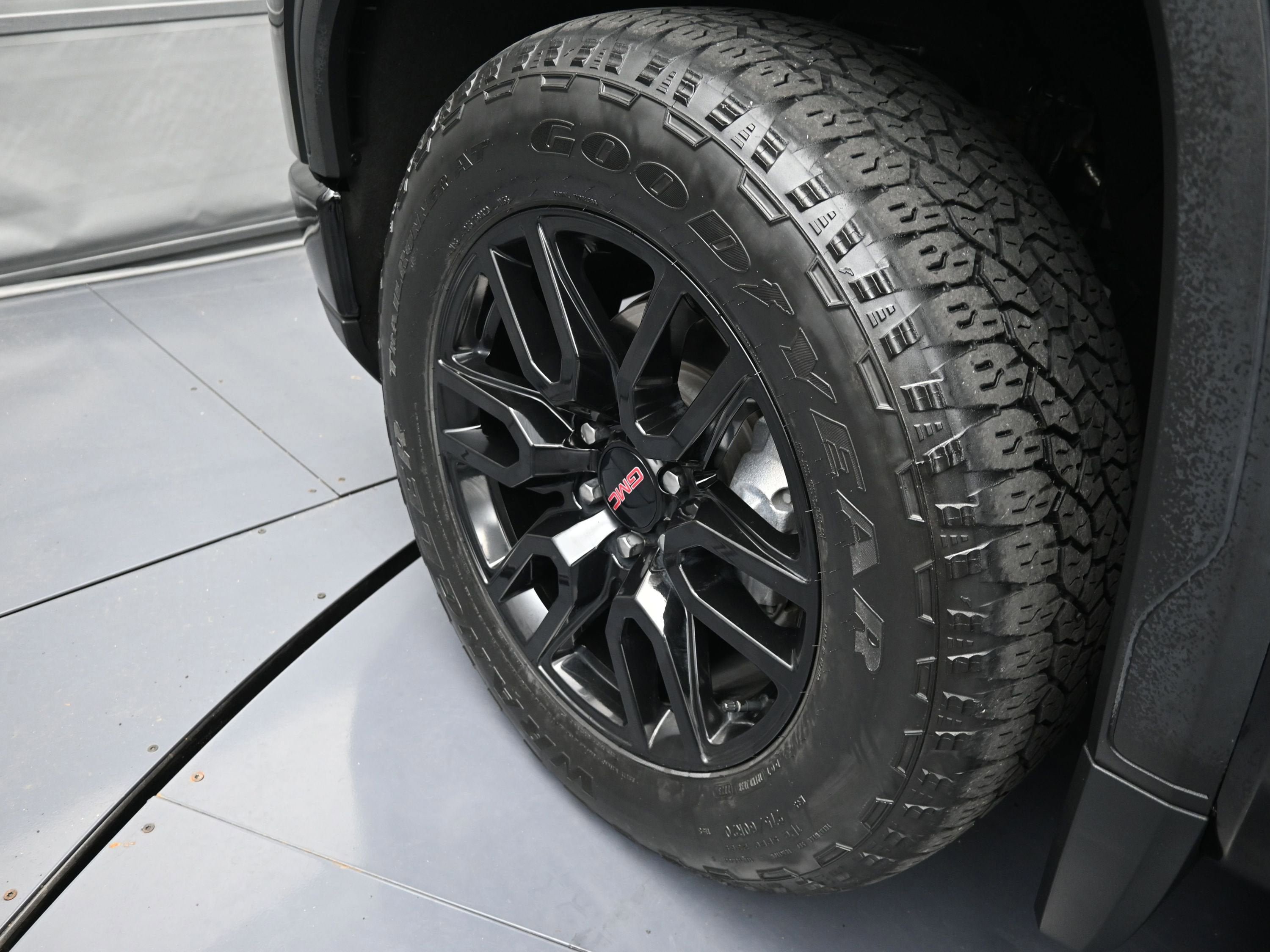 Certified 2023 GMC Sierra 1500 Elevation w/ LPO, Elevation Black Package AWD/4WD image 32