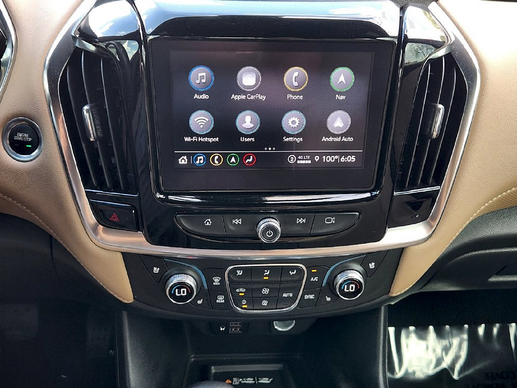 Used 2023 Chevrolet Traverse Premier FWD image 17
