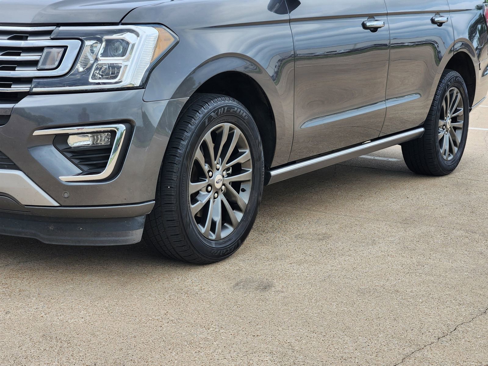 Used 2021 Ford Expedition Limited image 12