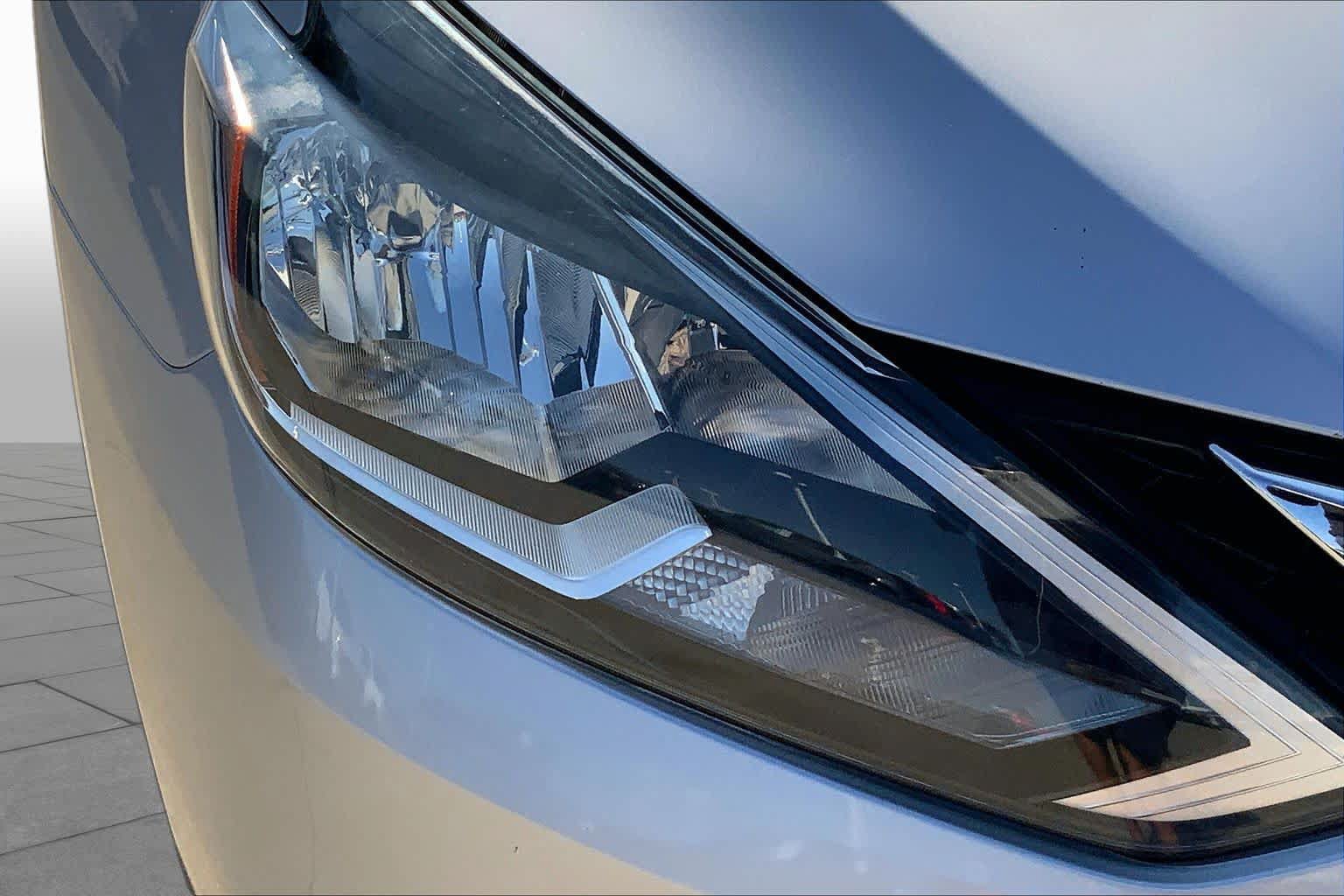 Used 2016 Nissan Sentra SV FWD image 27