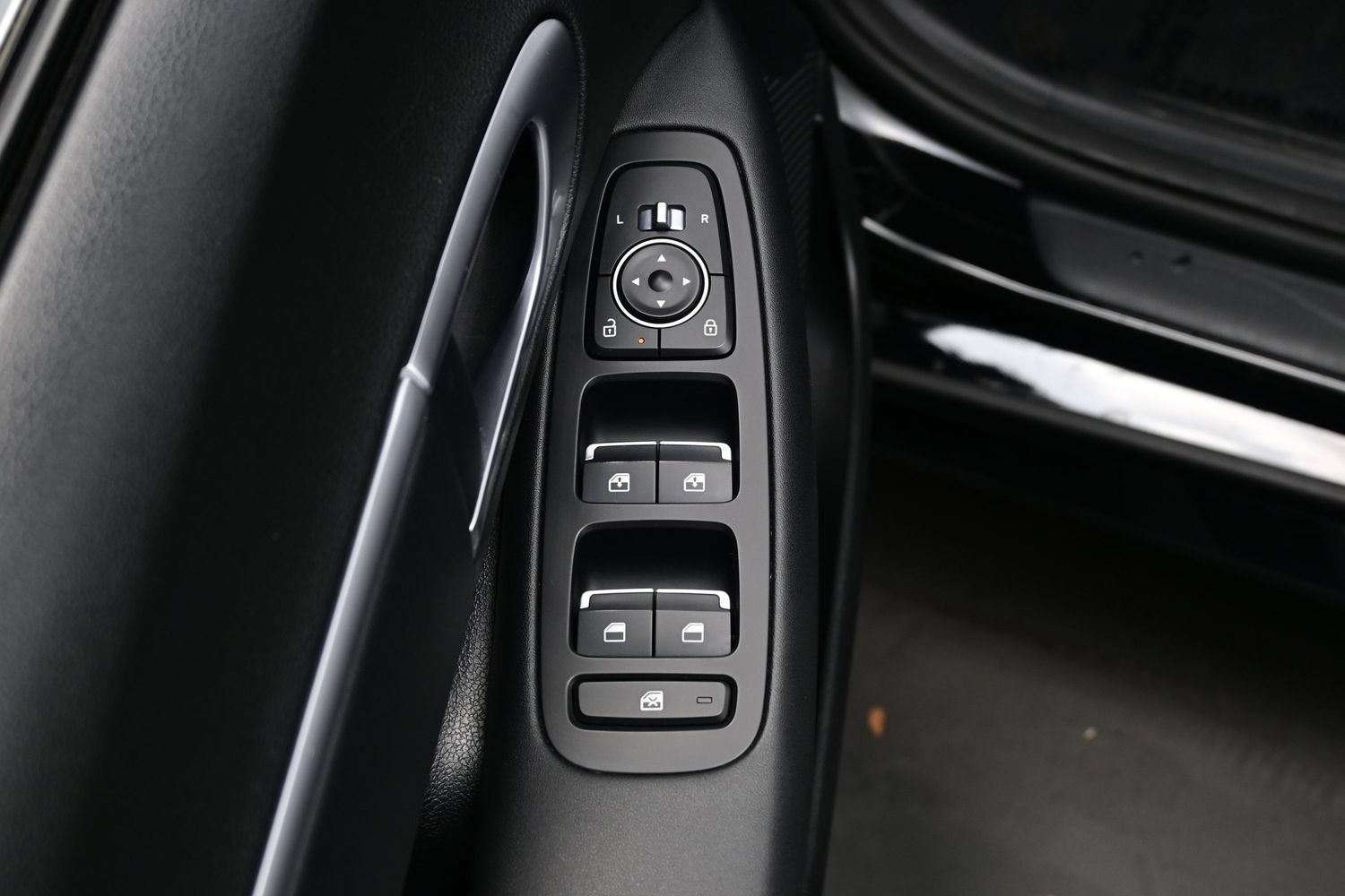Certified 2026 Hyundai Sonata SEL AWD/4WD image 10