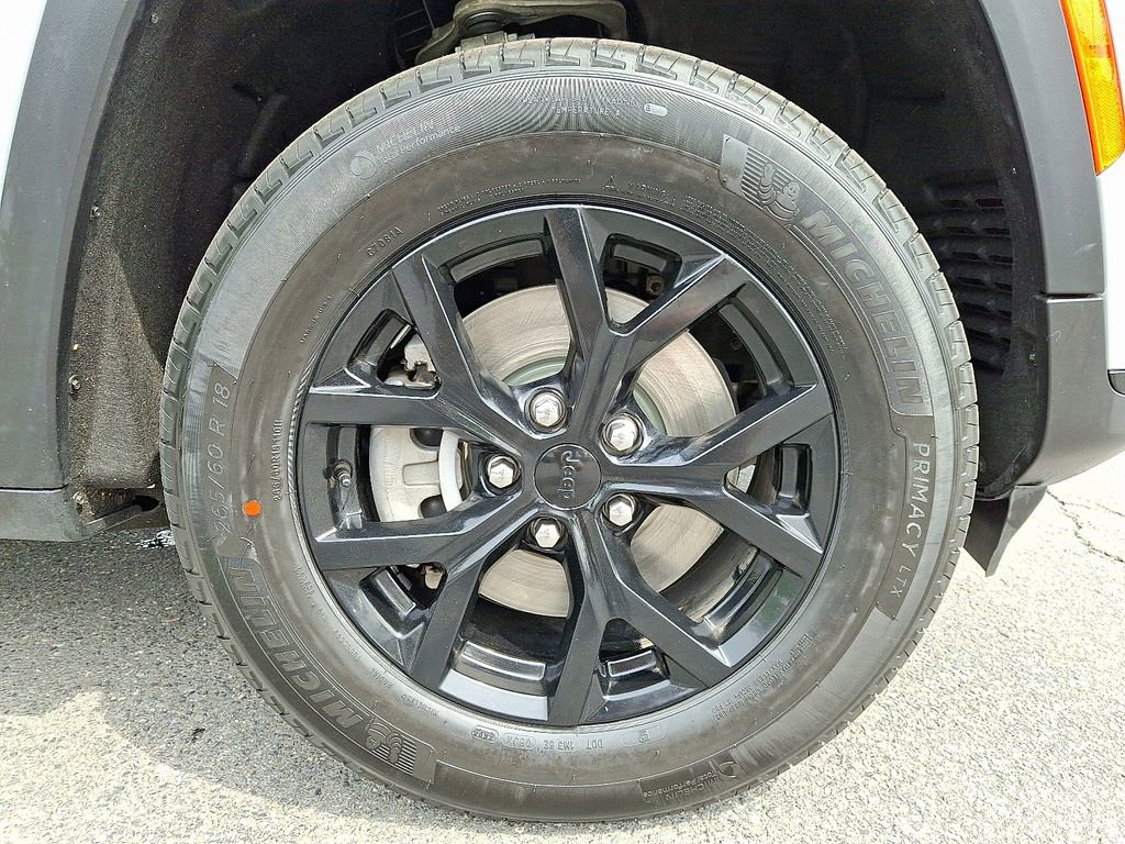 Certified 2024 Jeep Grand Cherokee L Laredo AWD/4WD image 8