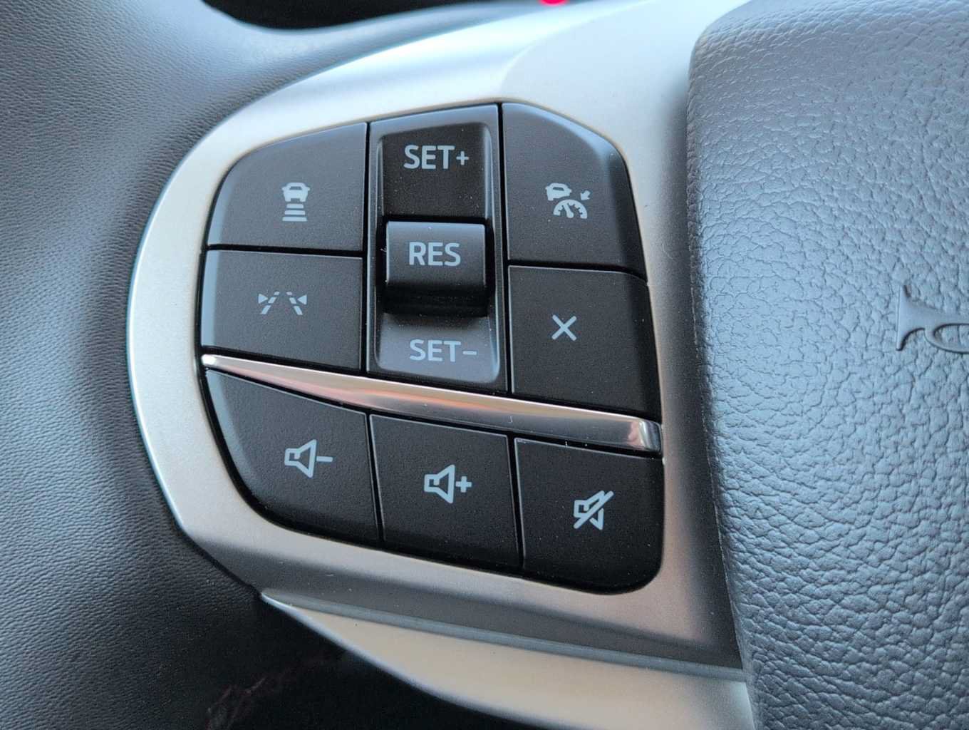 New 2026 Ford Explorer Active RWD image 22