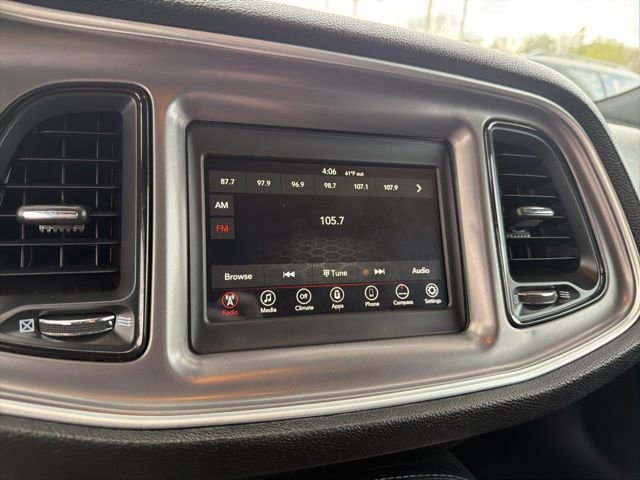 Used 2022 Dodge Challenger SXT image 15