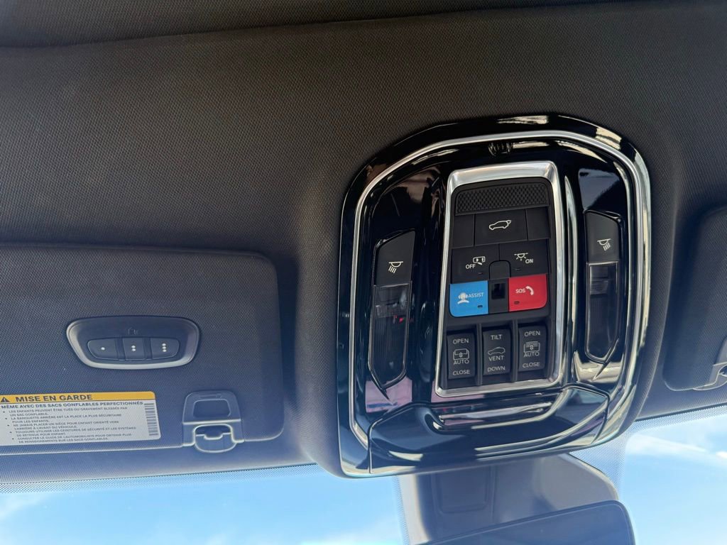 Used 2023 Jeep Grand Cherokee Overland w/ Rear Seat Video Group I AWD/4WD image 10