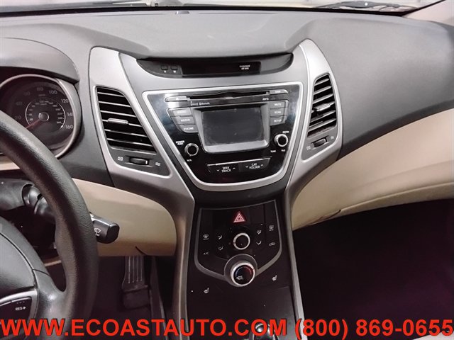 Used 2014 Hyundai Elantra SE w/ Option Group 02 FWD image 12