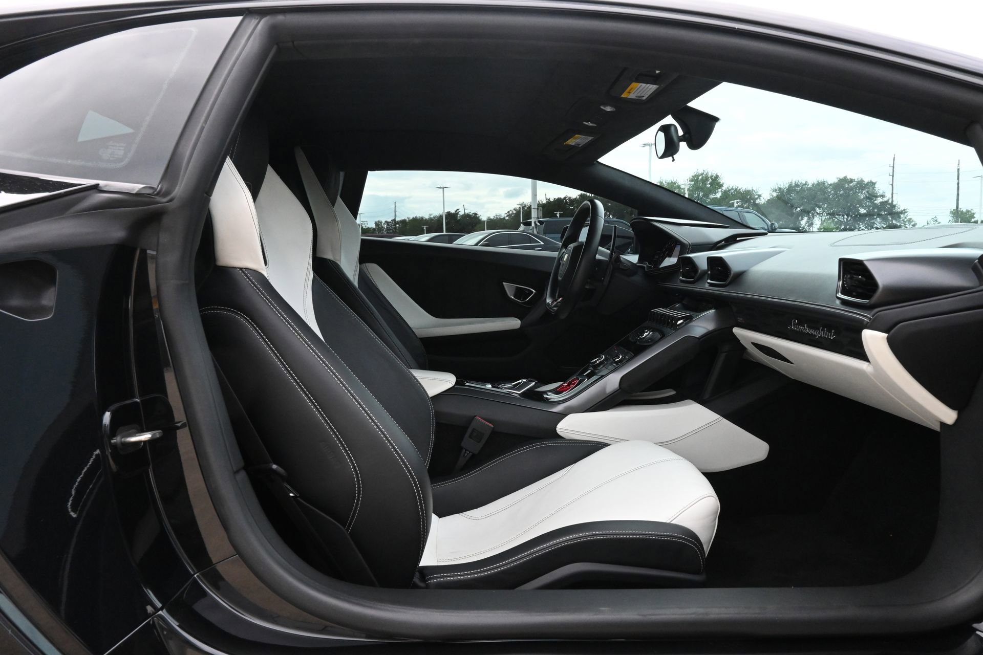 Used 2015 Lamborghini Huracan LP 610-4 AWD/4WD image 19