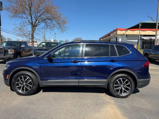 Used 2021 Volkswagen Tiguan SE w/ Panoramic Sunroof Package image 5