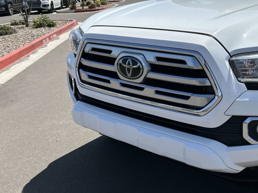 Used 2018 Toyota Tacoma Limited image 31
