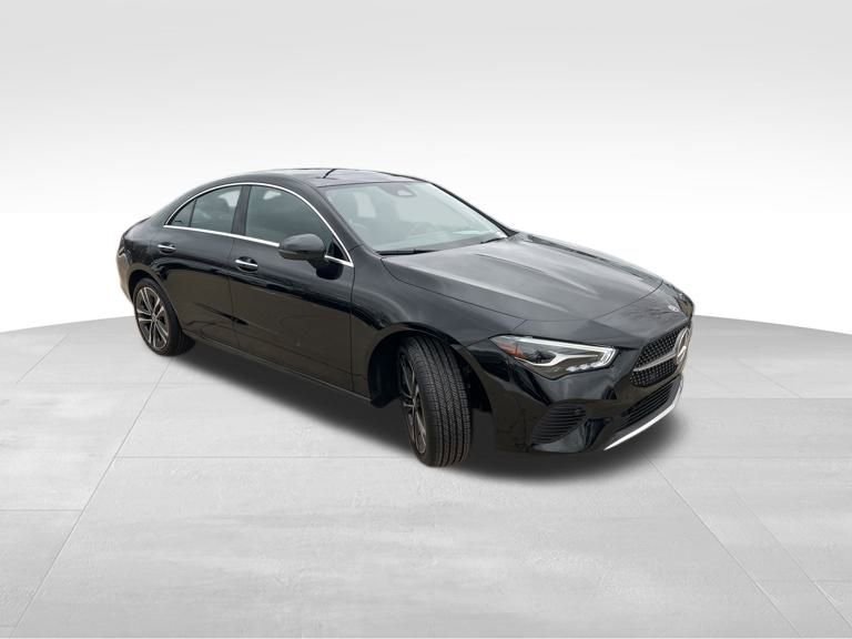 Used 2025 Mercedes-Benz CLA 250 4MATIC image 1