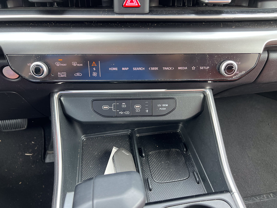 Used 2026 Kia Carnival SX w/ SX Dark Edition Package FWD image 22
