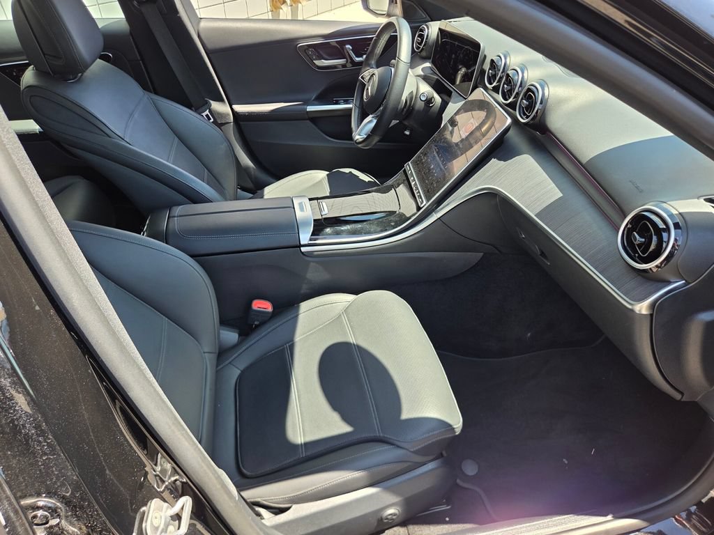 Used 2025 Mercedes-Benz C 300 4MATIC Sedan image 21