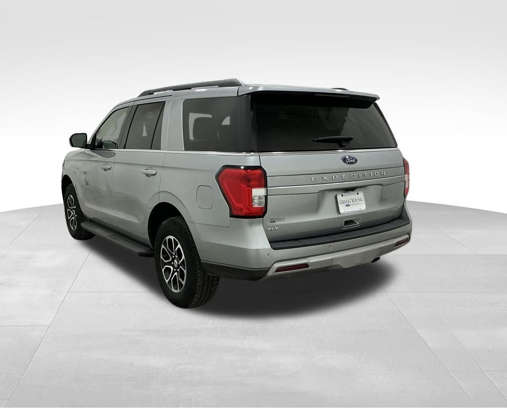 Used 2024 Ford Expedition XLT image 3