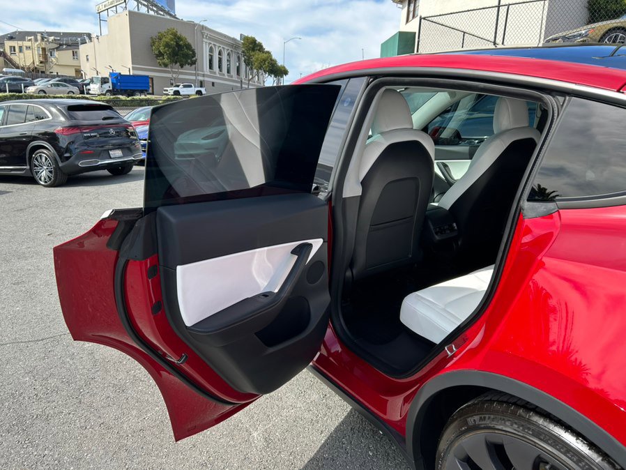 Used 2022 Tesla Model Y Performance image 52