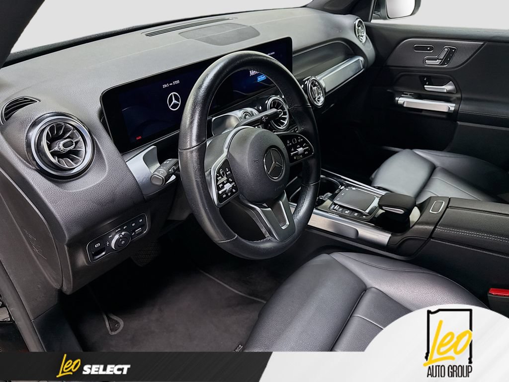 Used 2021 Mercedes-Benz GLB 250 4MATIC w/ Premium Package image 12
