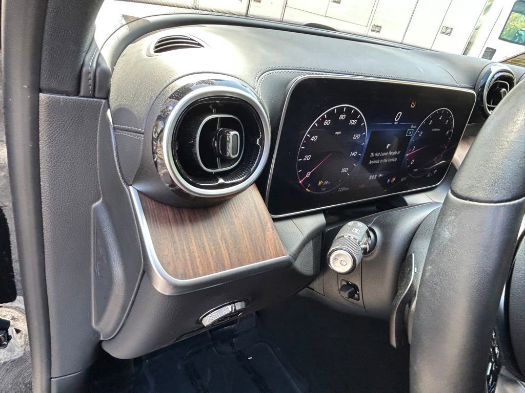 Used 2023 Mercedes-Benz GLC 300 4MATIC w/ Exclusive Trim Package image 40