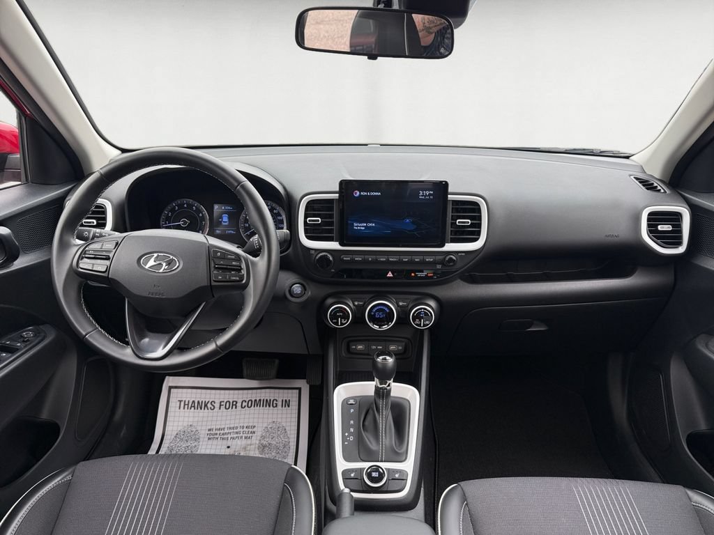 Certified 2022 Hyundai Venue Limited FWD image 11