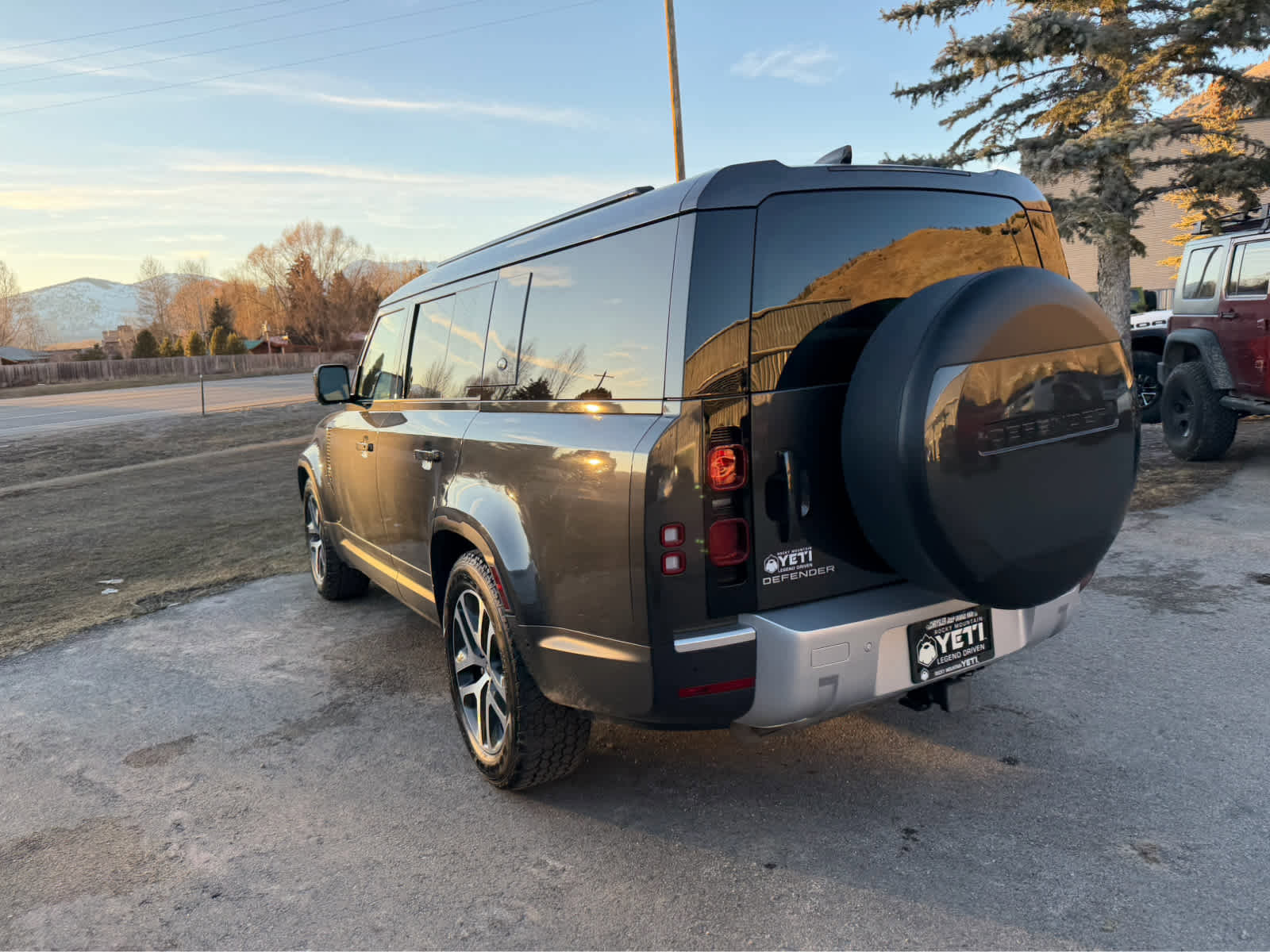 Used 2024 Land Rover Defender 130 S image 13