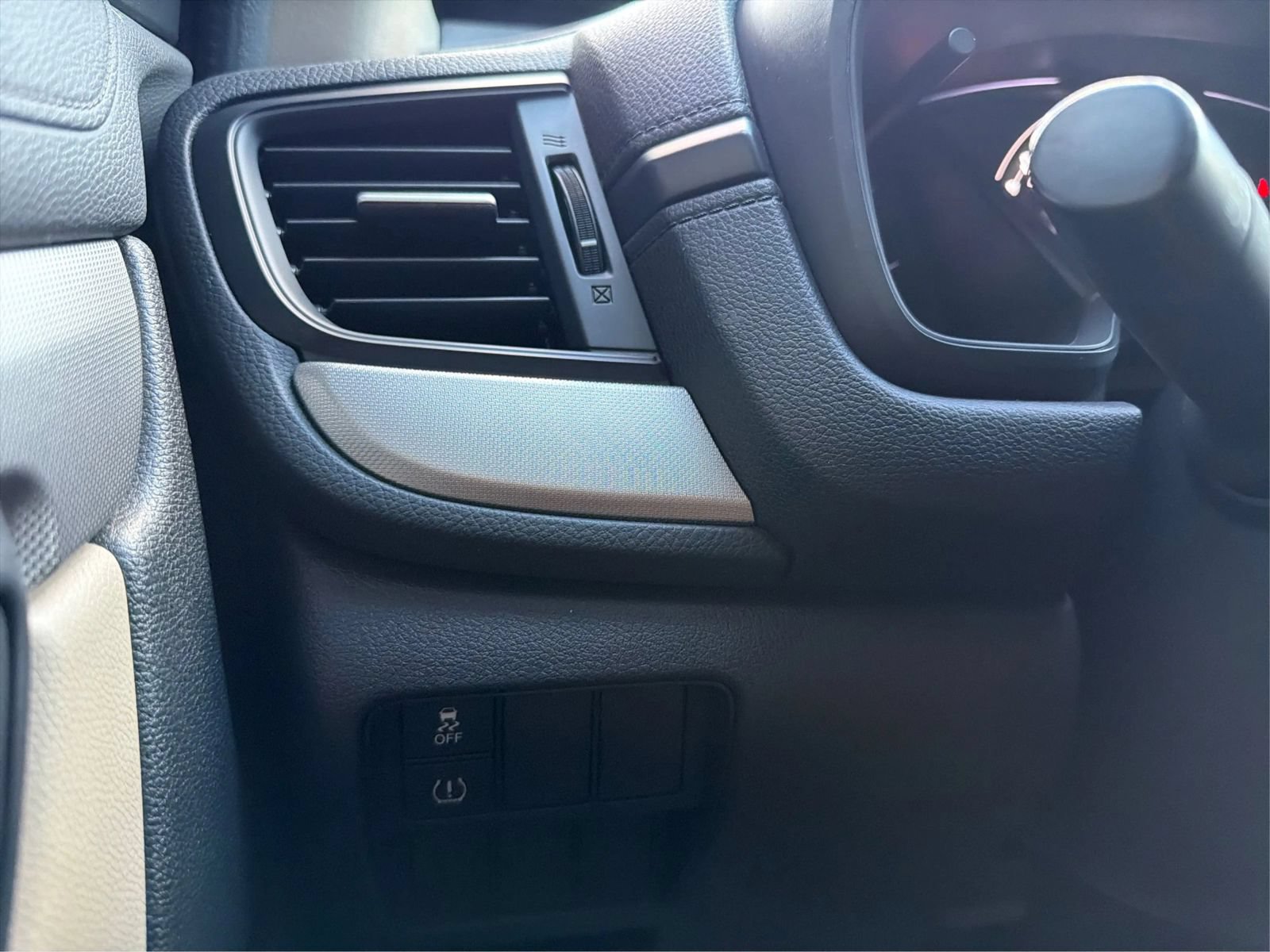 Used 2019 Honda CR-V LX image 18