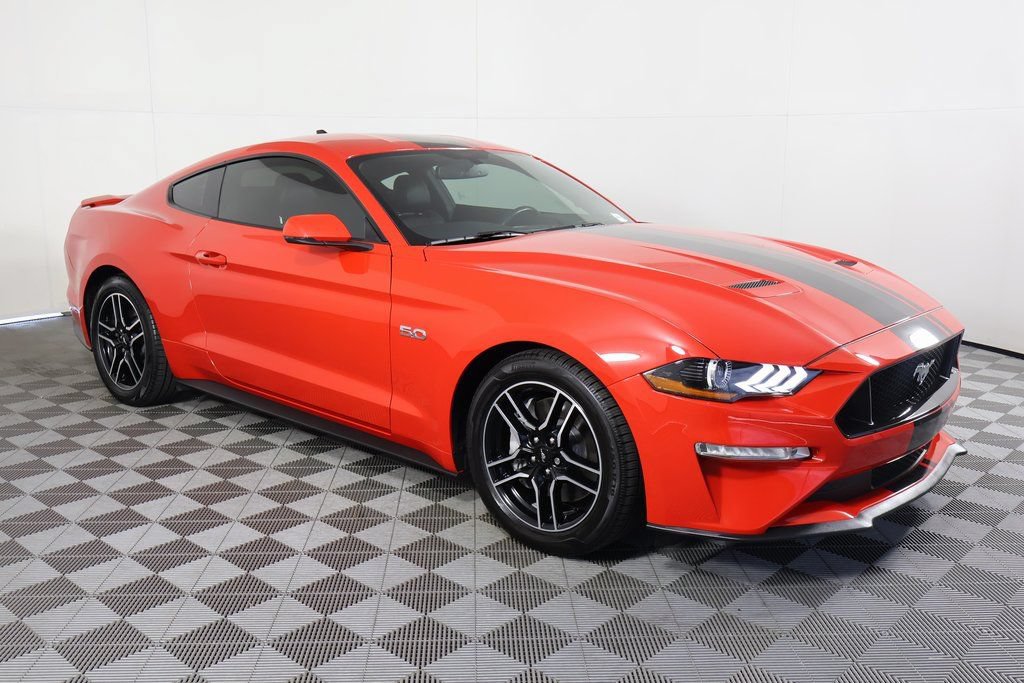 Used 2020 Ford Mustang GT Premium RWD image 3