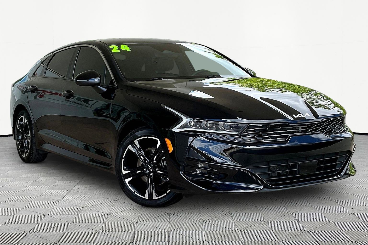 Used 2024 Kia K5 GT-Line w/ GT-Line Premium Package FWD image 3