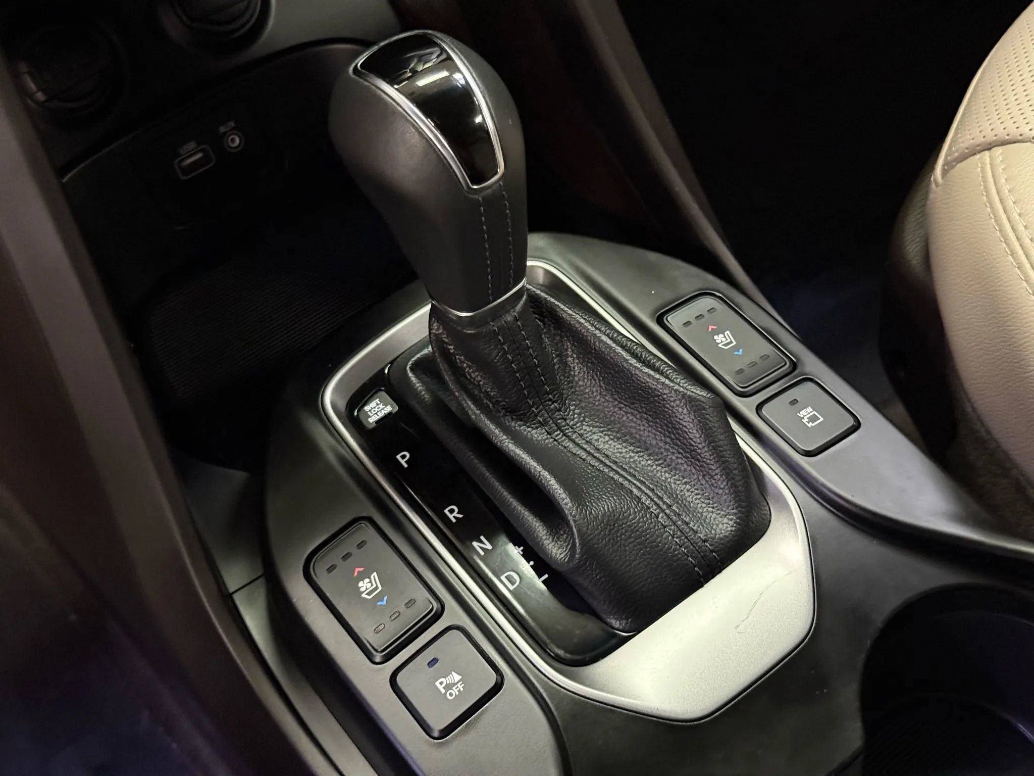 Used 2018 Hyundai Santa Fe Sport w/ Cargo Package FWD image 25