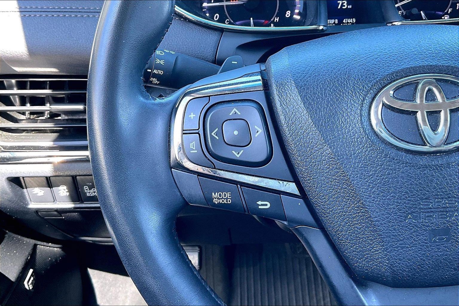 Used 2018 Toyota Avalon Limited w/ All Weather Liner Package FWD image 17