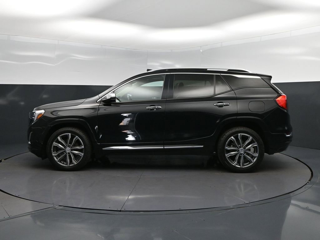 Used 2018 GMC Terrain Denali w/ Advanced Safety Package FWD image 4