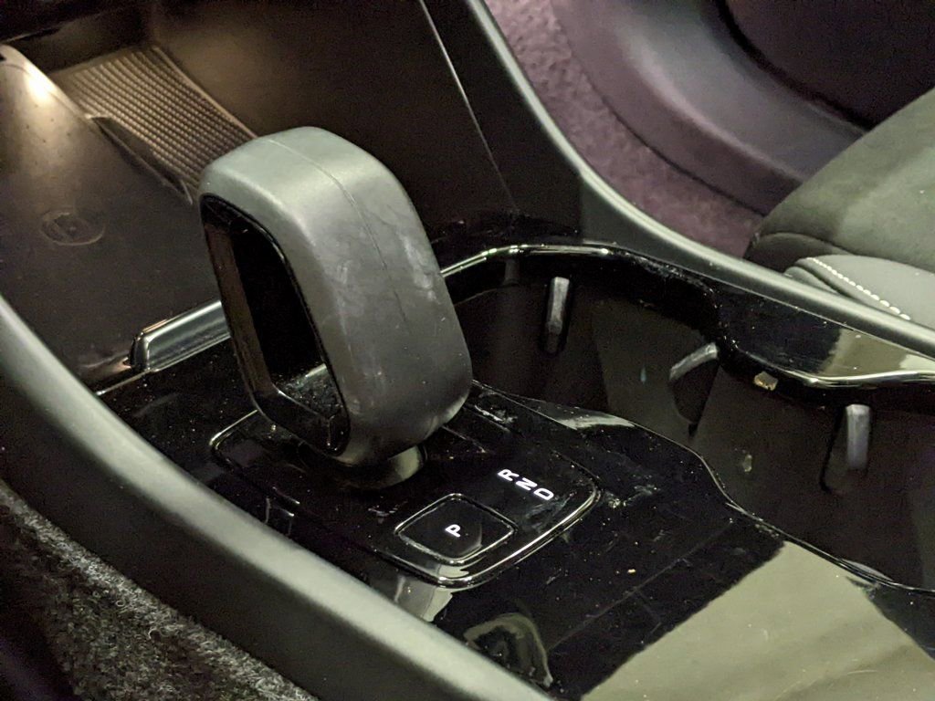 Certified 2023 Volvo XC40 Recharge Ultimate image 19