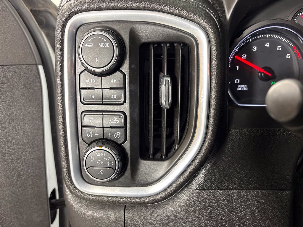 Used 2022 Chevrolet Silverado 1500 LT Trail Boss w/ LT Trail Boss Premium Package AWD/4WD image 31