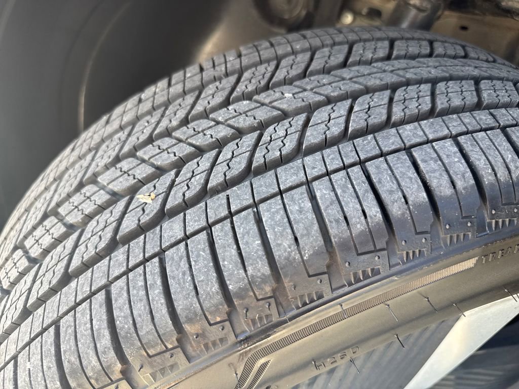 Certified 2025 Nissan Kicks SR image 29