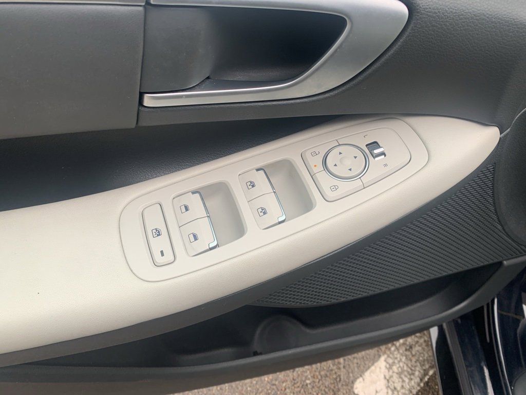 Certified 2025 Hyundai Sonata SEL image 11