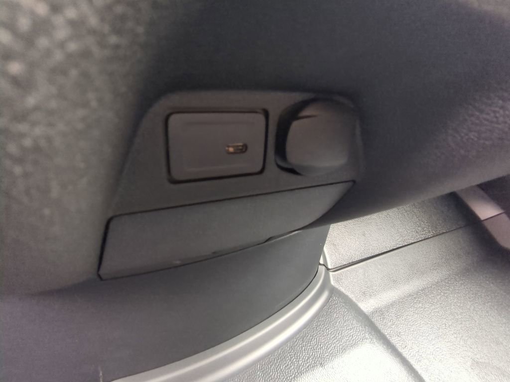 Used 2025 Mercedes-Benz Sprinter 2500 image 9