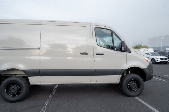 Used 2025 Mercedes-Benz Sprinter 2500 image 4