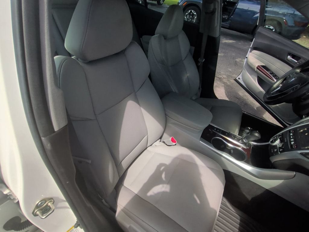 Used 2015 Acura TLX w/ Technology Package FWD image 22