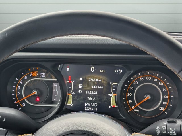 Used 2025 Jeep Wrangler Unlimited Sahara AWD/4WD image 17
