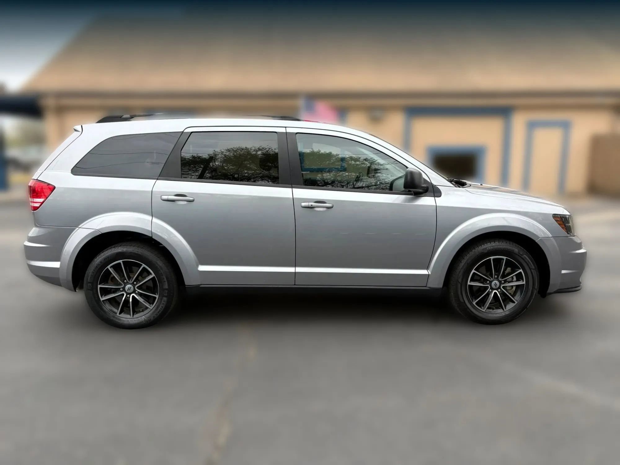 Used 2018 Dodge Journey SE w/ Popular Equipment Group image 8