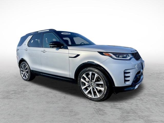Certified 2024 Land Rover Discovery Dynamic SE image 3
