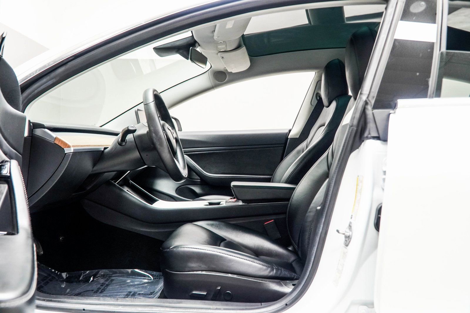 Used 2019 Tesla Model 3 Standard Range image 30