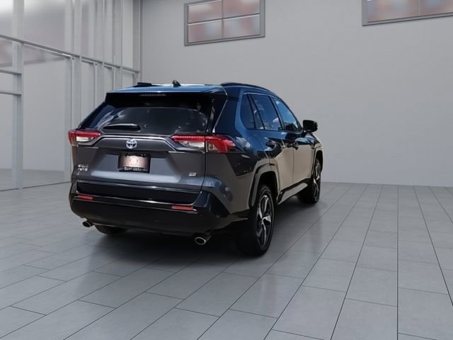 Used 2021 Toyota RAV4 SE image 8
