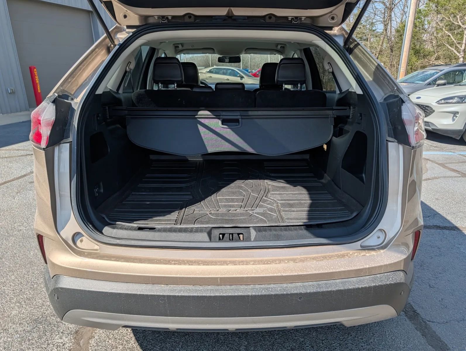 Used 2021 Ford Edge SEL w/ Cargo Accessory Package image 10