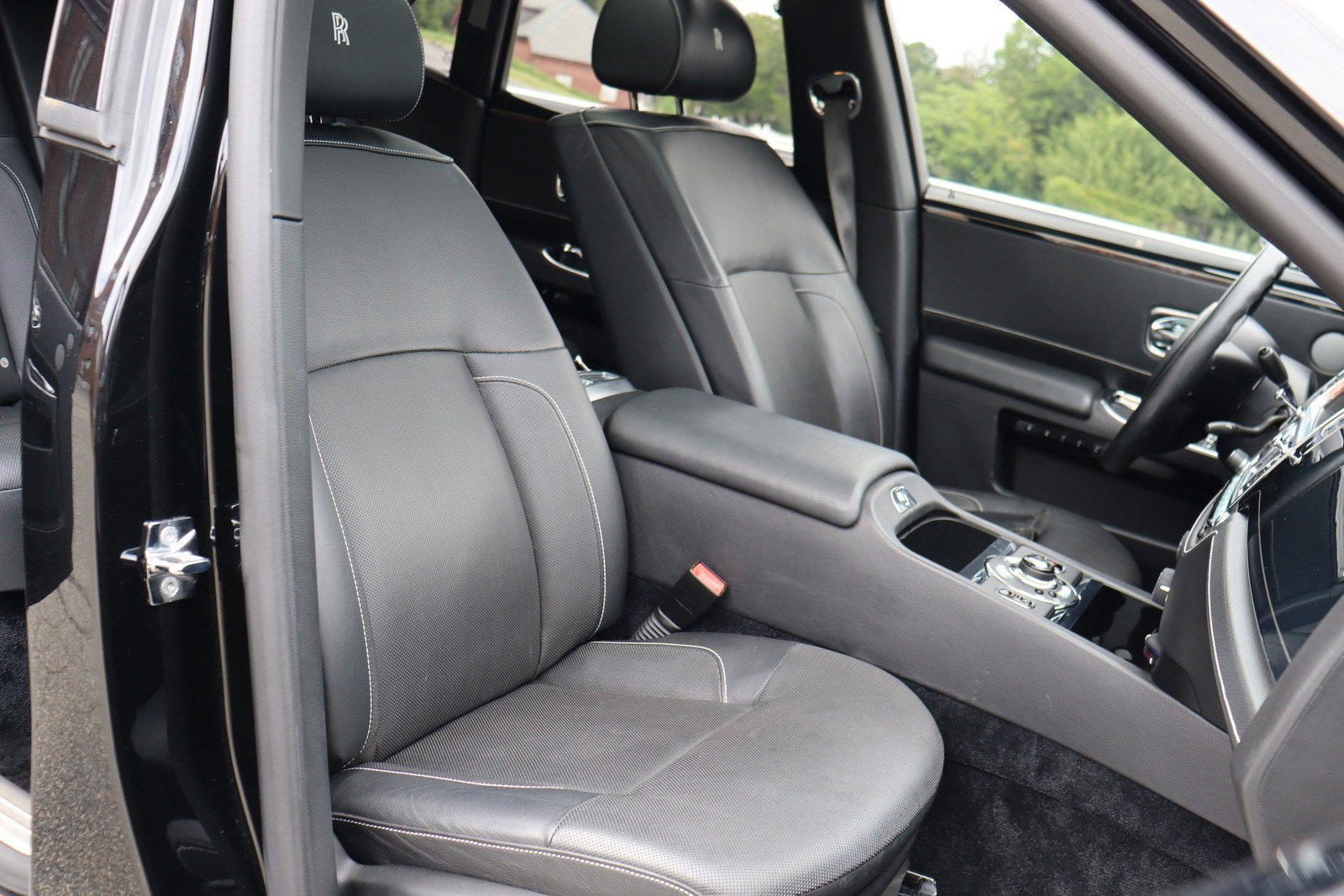 Used 2012 Rolls-Royce Ghost RWD image 23