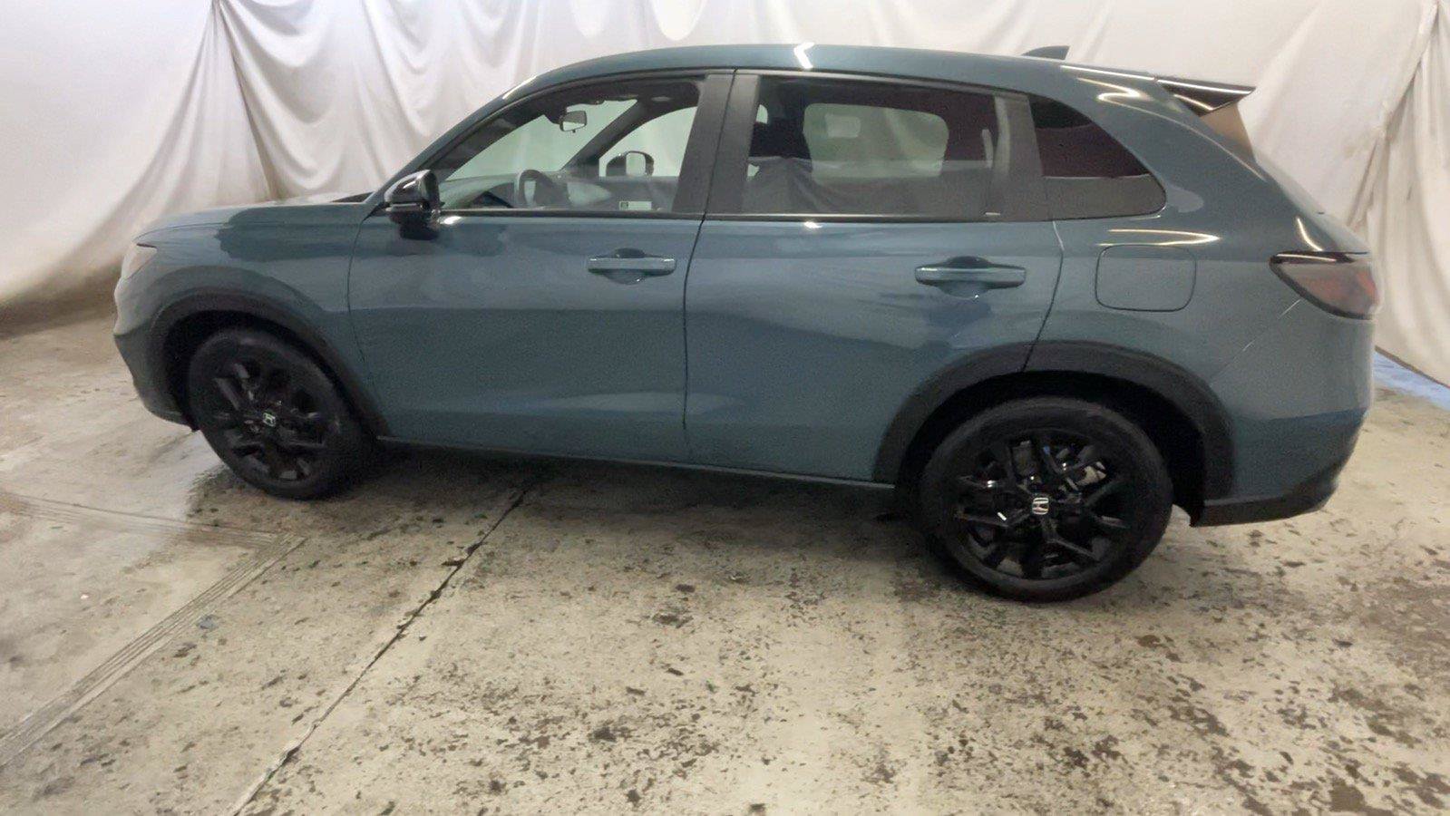 Used 2024 Honda HR-V Sport image 12