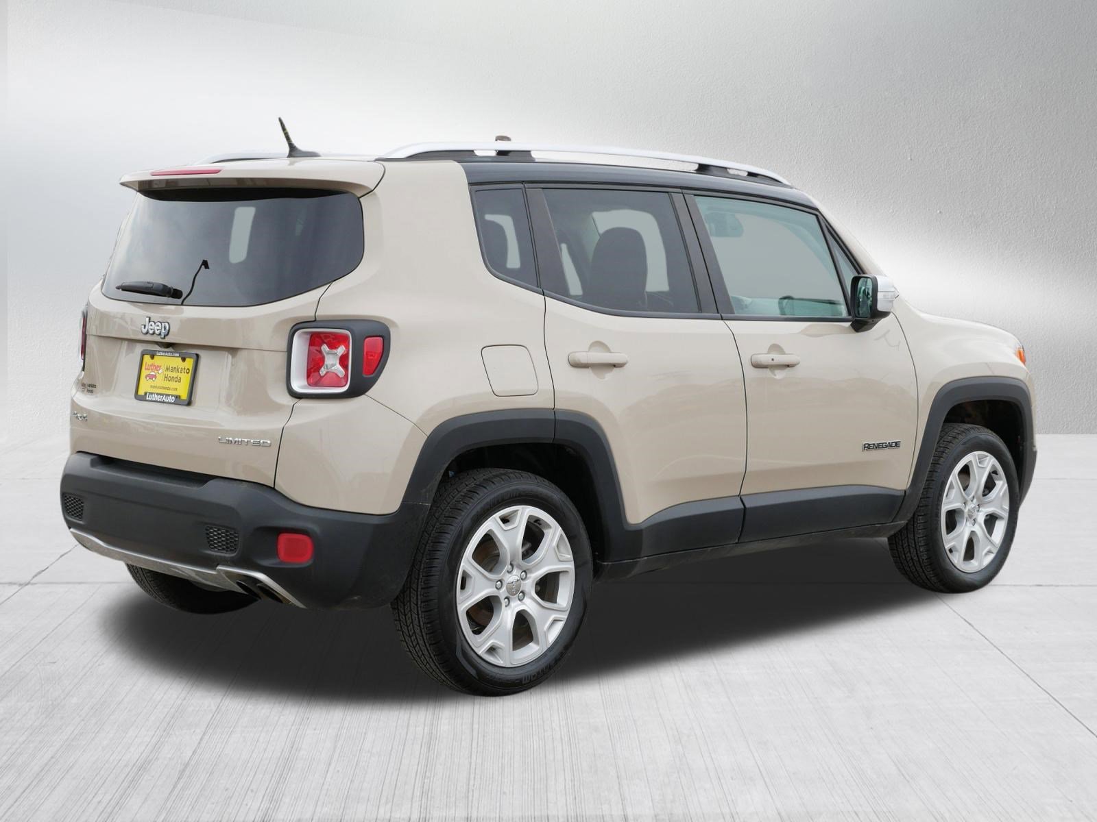 Used 2016 Jeep Renegade Limited image 7