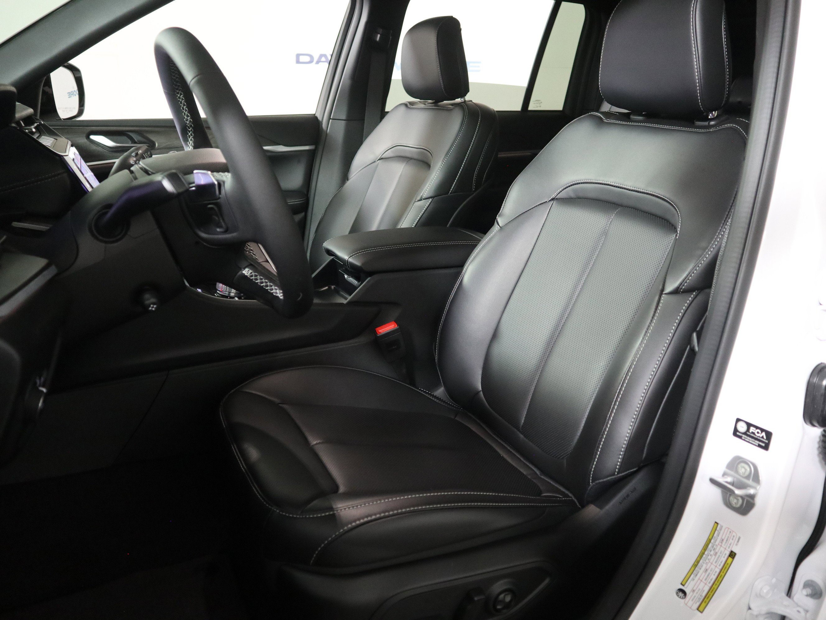 New 2026 Jeep Grand Cherokee Limited w/ Luxury Tech Group II AWD/4WD image 22
