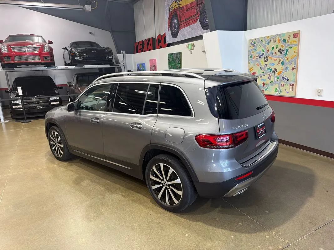 Used 2022 Mercedes-Benz GLB 250 4MATIC image 48