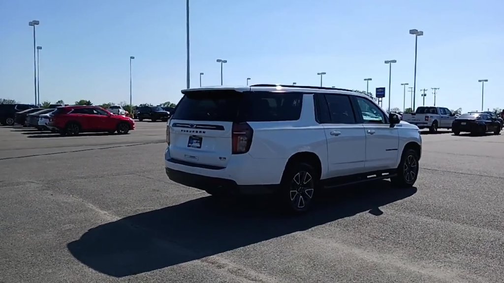 Used 2024 Chevrolet Suburban Z71 w/ Luxury Package AWD/4WD image 8