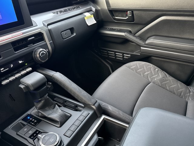 Used 2026 Toyota Tacoma SR5 AWD/4WD image 21